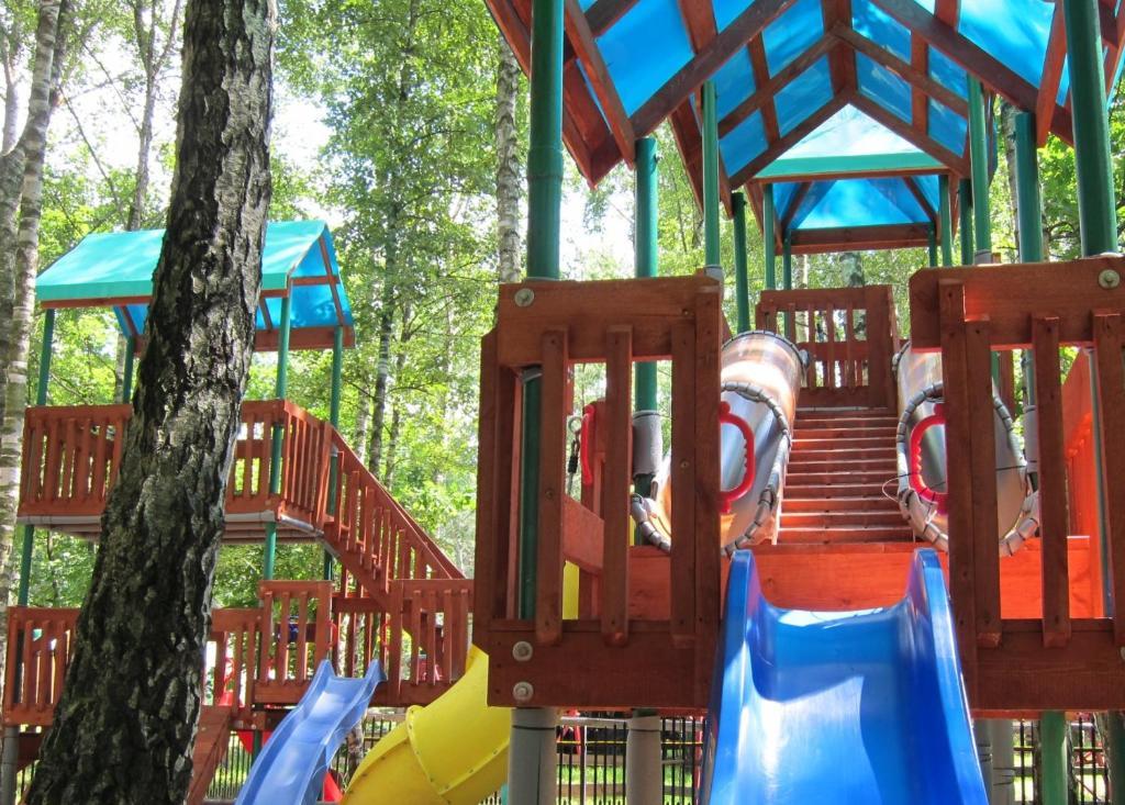 Resort Piaseczno Розплуце Екстериор снимка