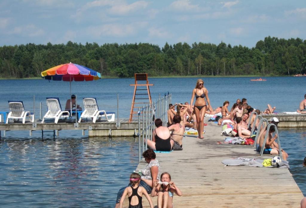 Resort Piaseczno Розплуце Екстериор снимка