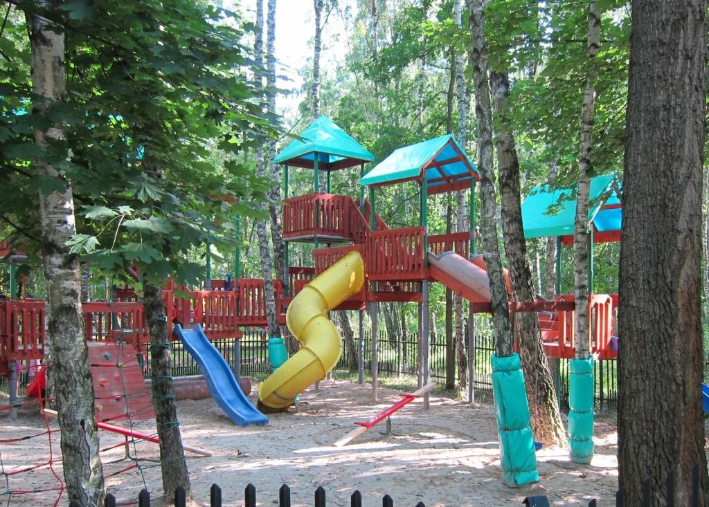 Resort Piaseczno Розплуце Екстериор снимка