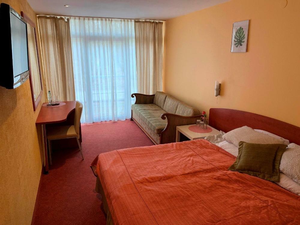 Resort Piaseczno Розплуце Екстериор снимка